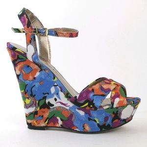 Madden Girl Evonne Floral Wedge Size 7 Multicolor